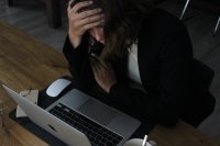 Geldstress maakt je hersenen tijdelijk trager